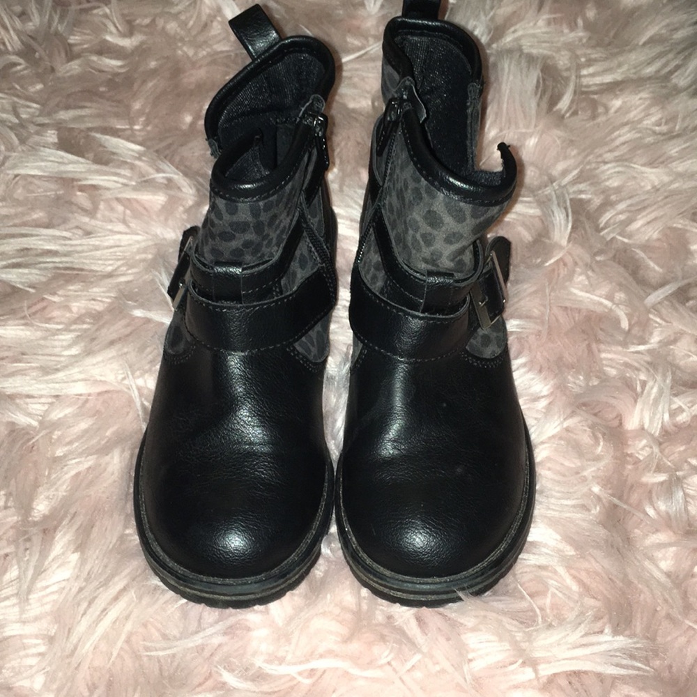 Boots - Picture 2 of 3